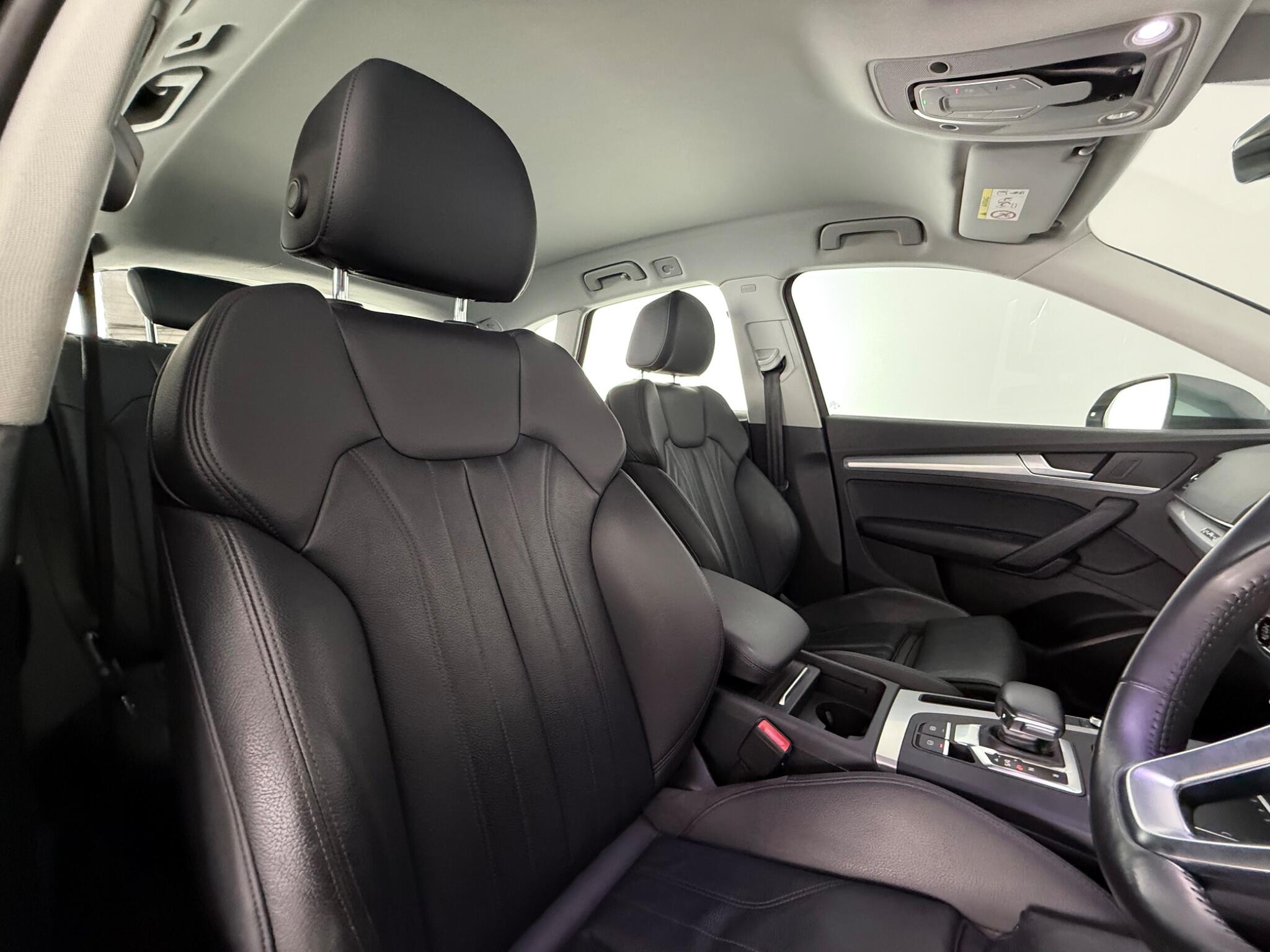 Audi Q5 view 32