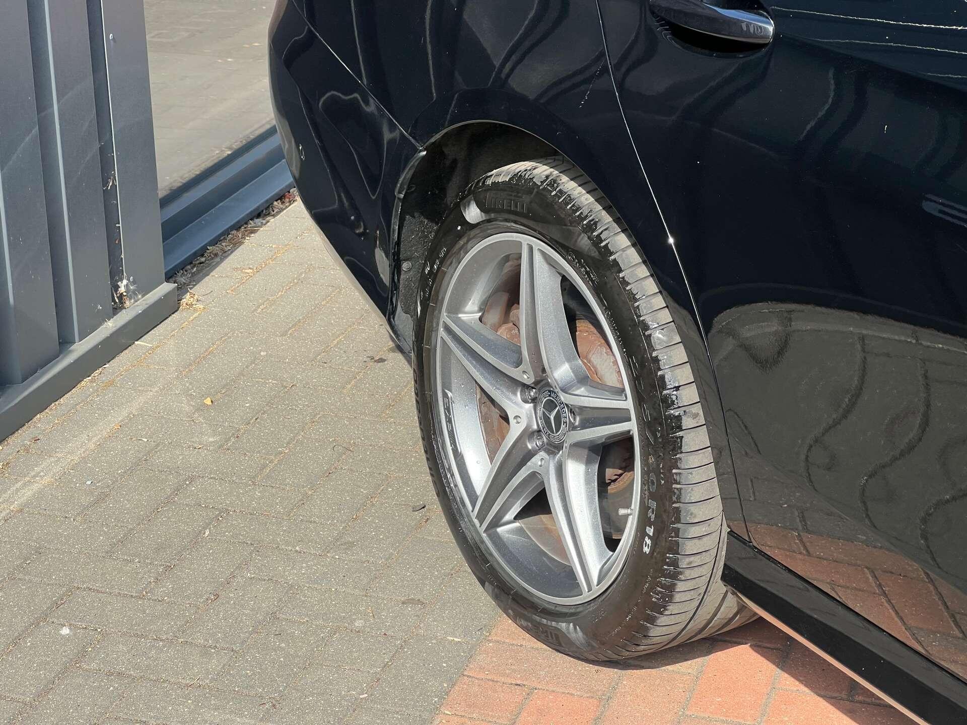 Mercedes-Benz E-Class view 60