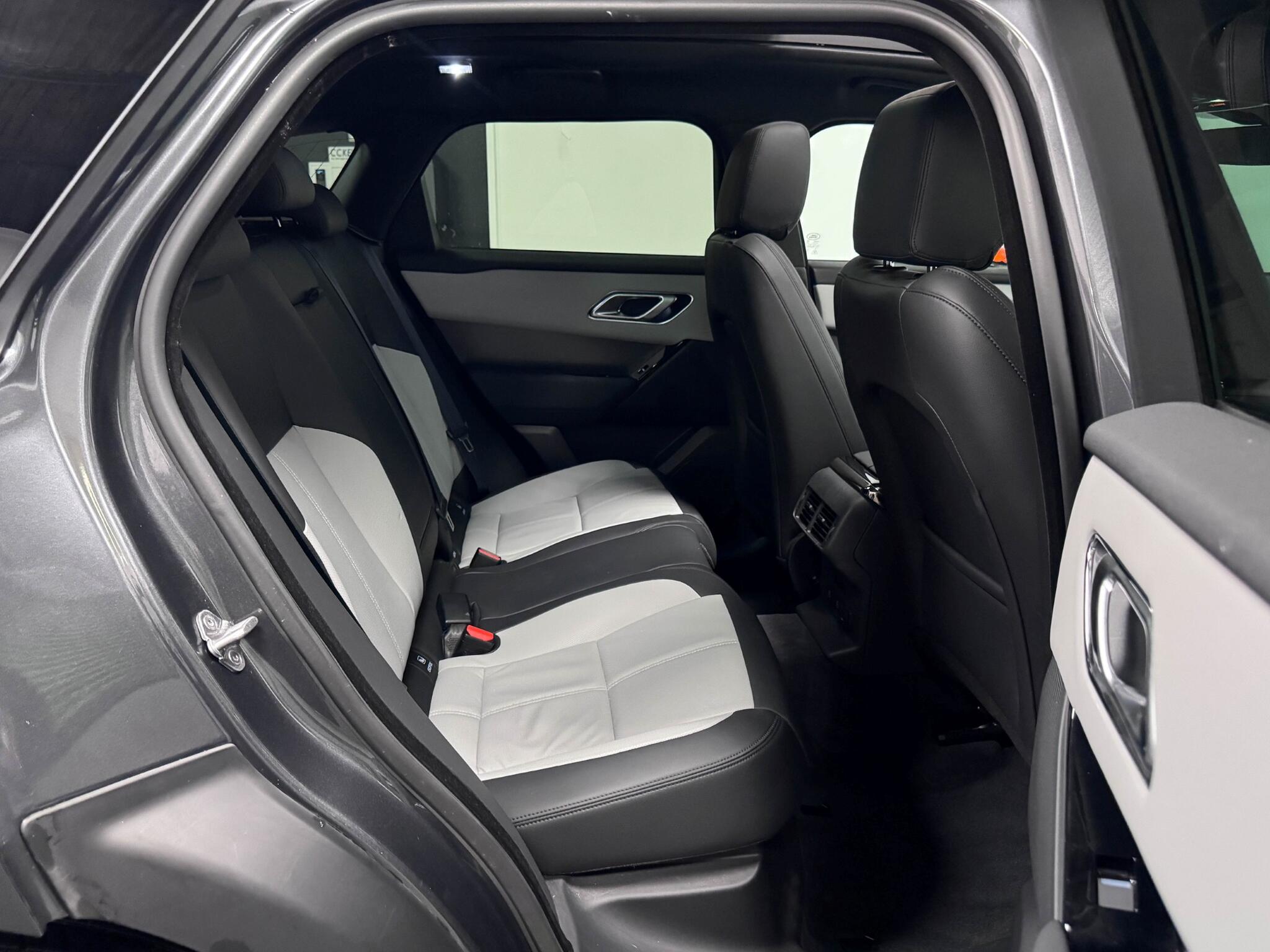 Land Rover Range Rover Velar view 9