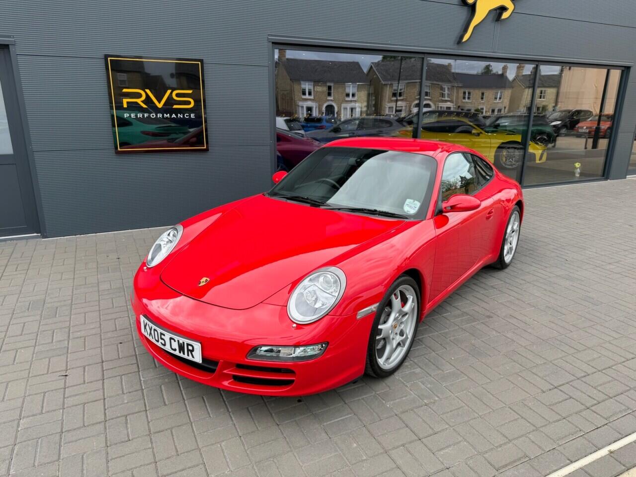 Porsche 911 view 6