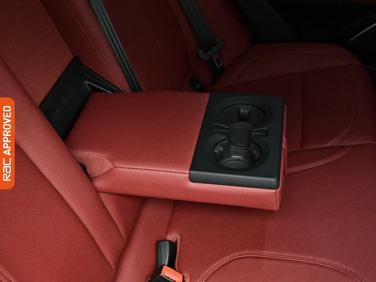 Alfa Romeo Stelvio view 27