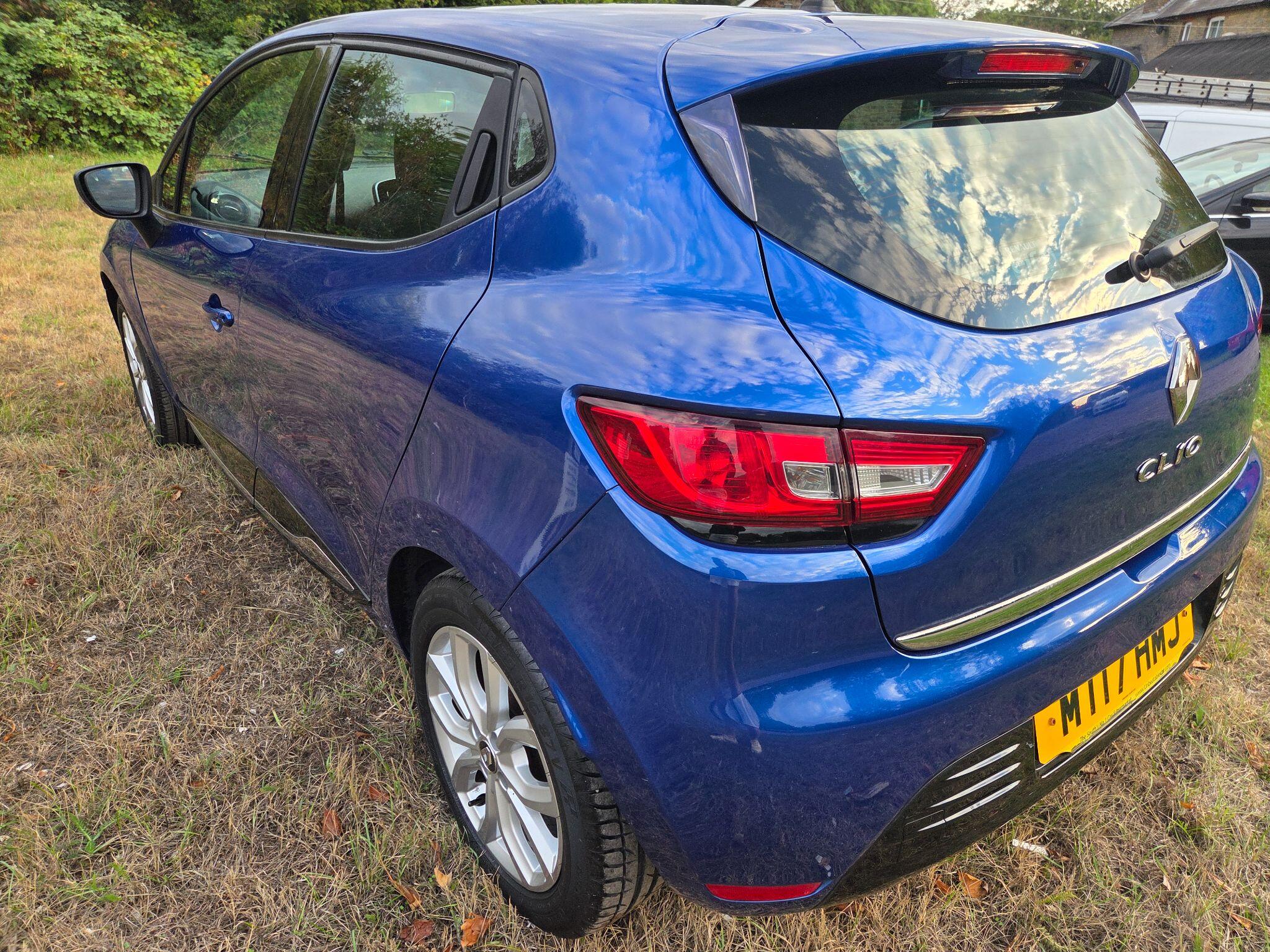 Renault Clio view 21