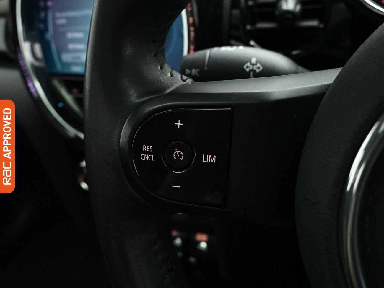 Mini Hatch view 25