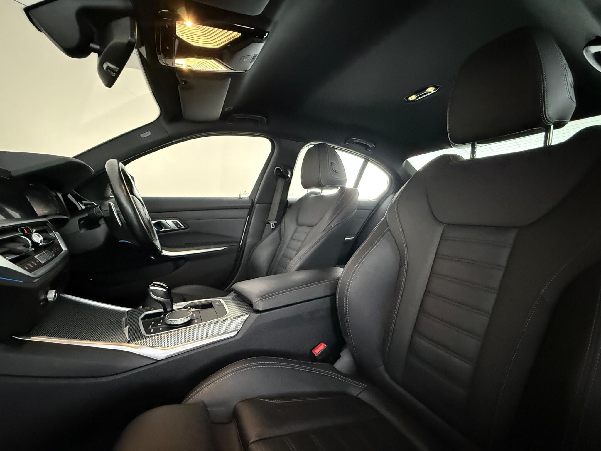 BMW 3 Series view 23