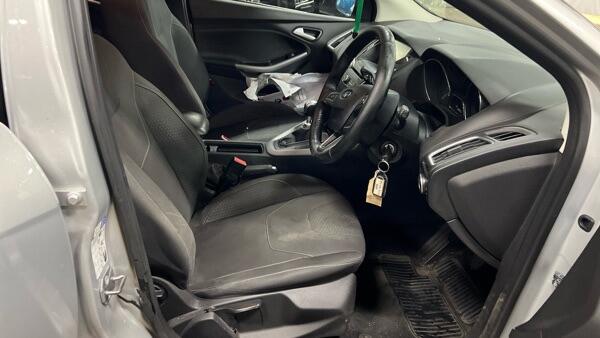Ford Focus view 9