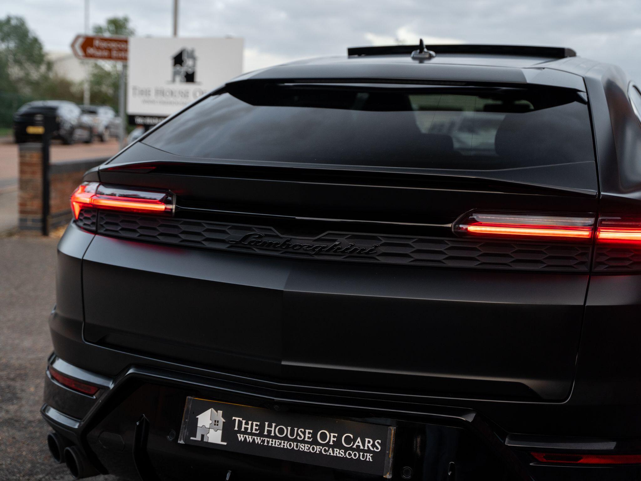 Lamborghini Urus view 24