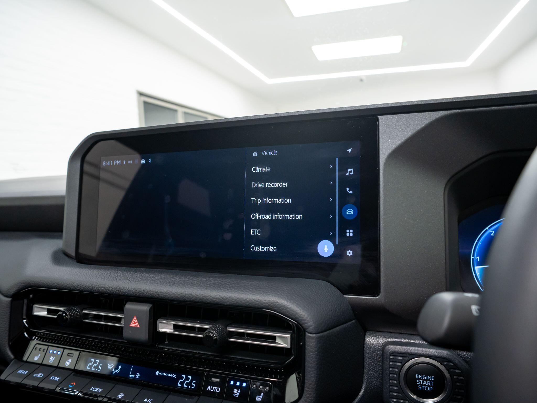Toyota Land Cruiser view 37