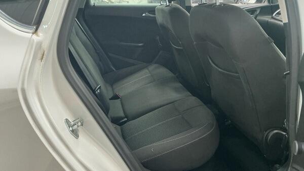 Vauxhall Astra view 10