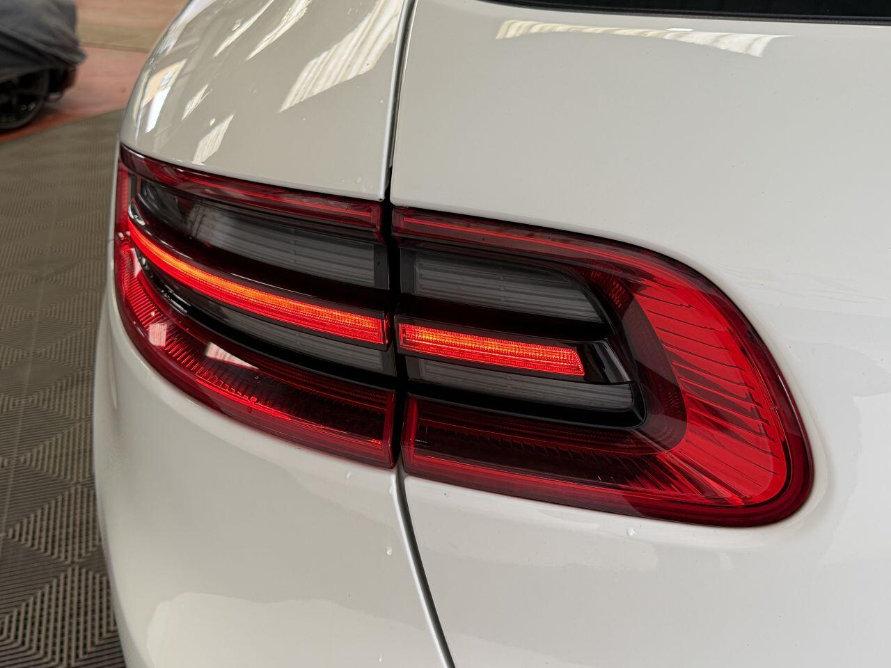Porsche Macan view 28