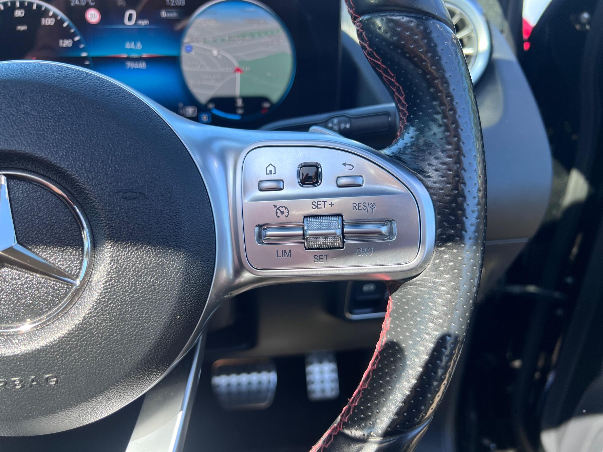 Mercedes-Benz Gla view 27