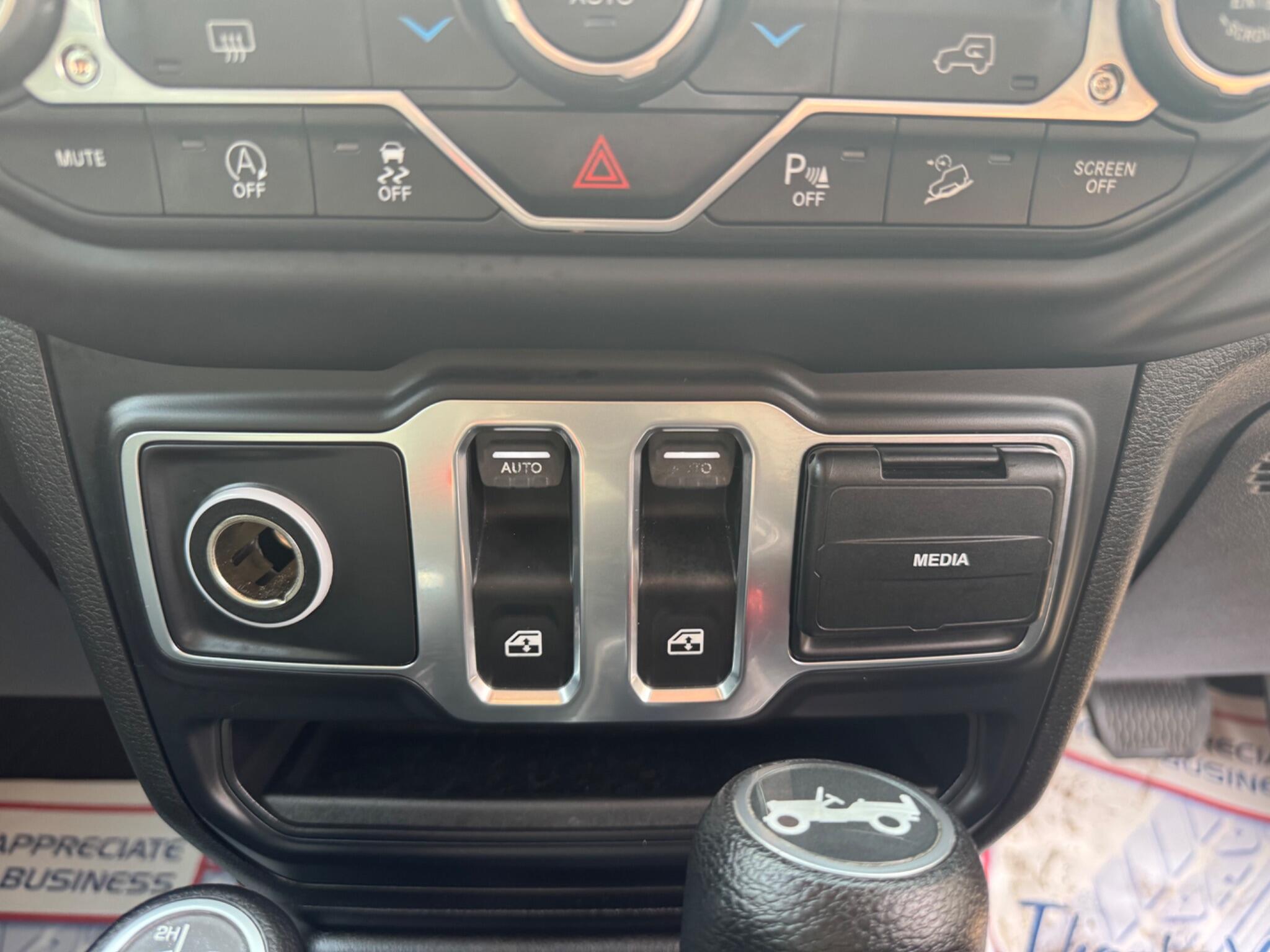 Jeep Wrangler view 26