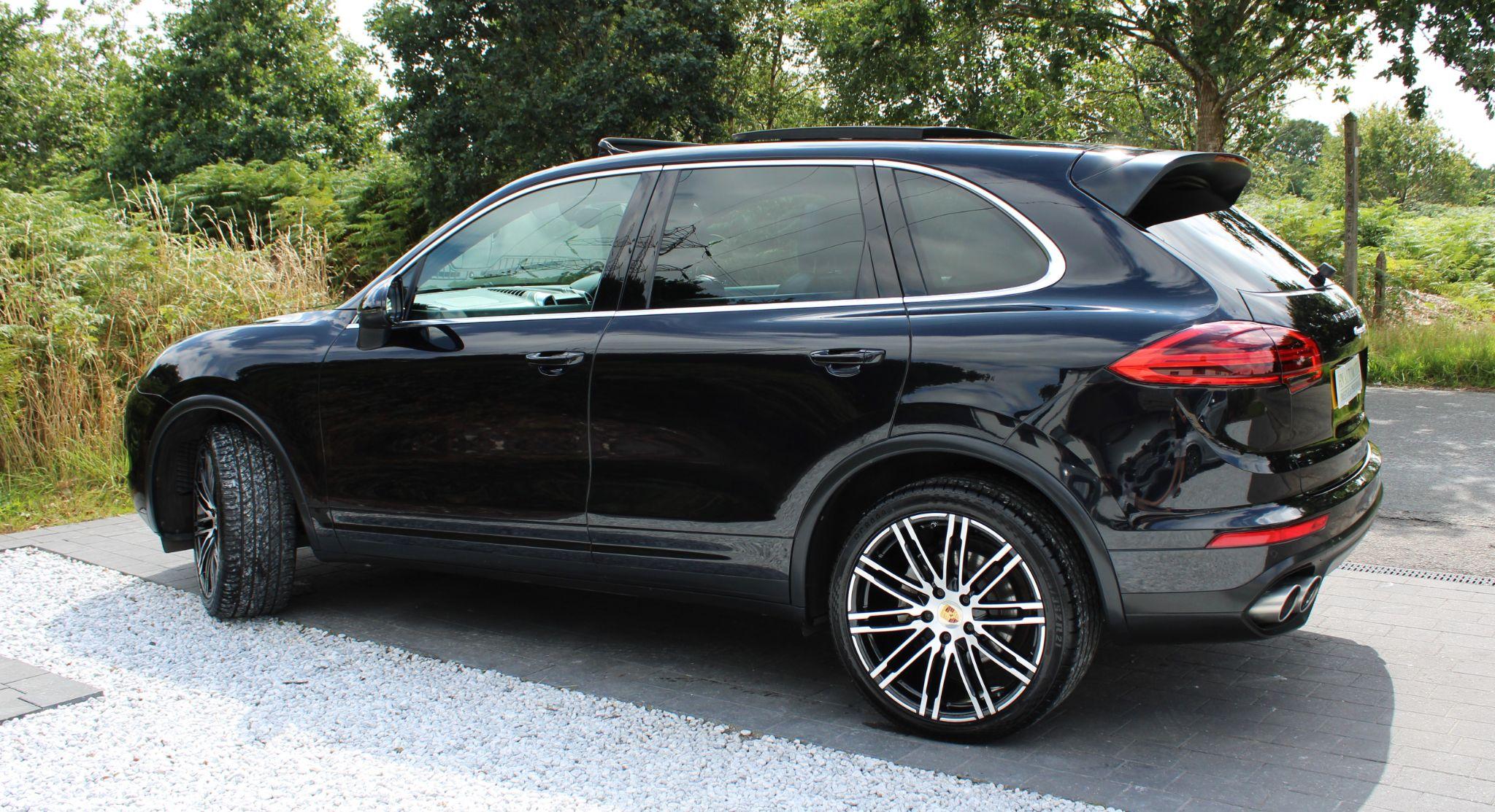 2016 Porsche Cayenne 4.2 TD V8 S TiptronicS 4WD Euro 6 (s/s) 5dr • 87,000 miles image 11
