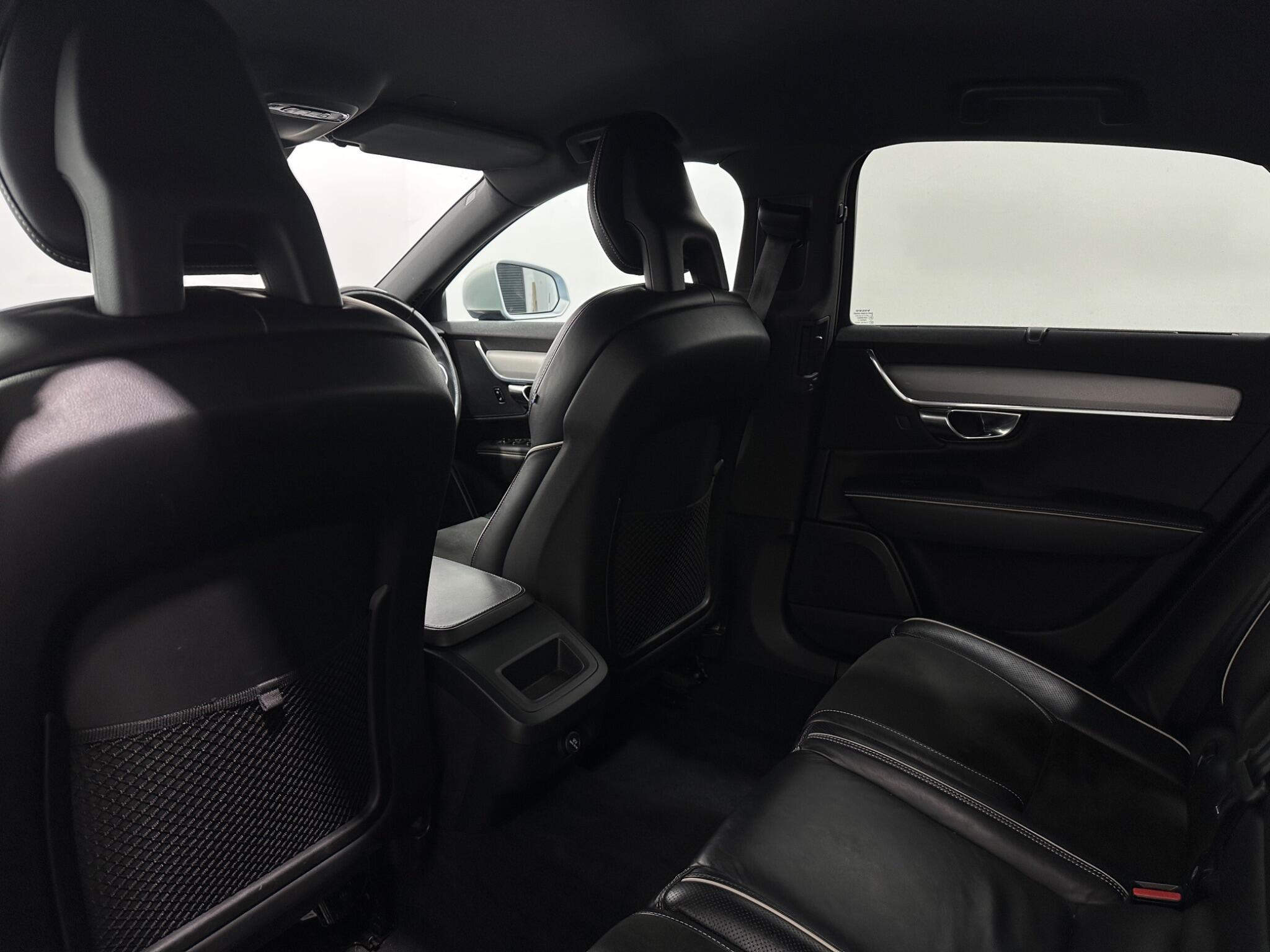 Volvo S90 view 35