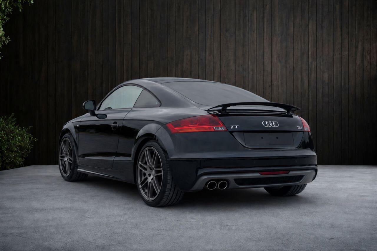 Audi TT view 3