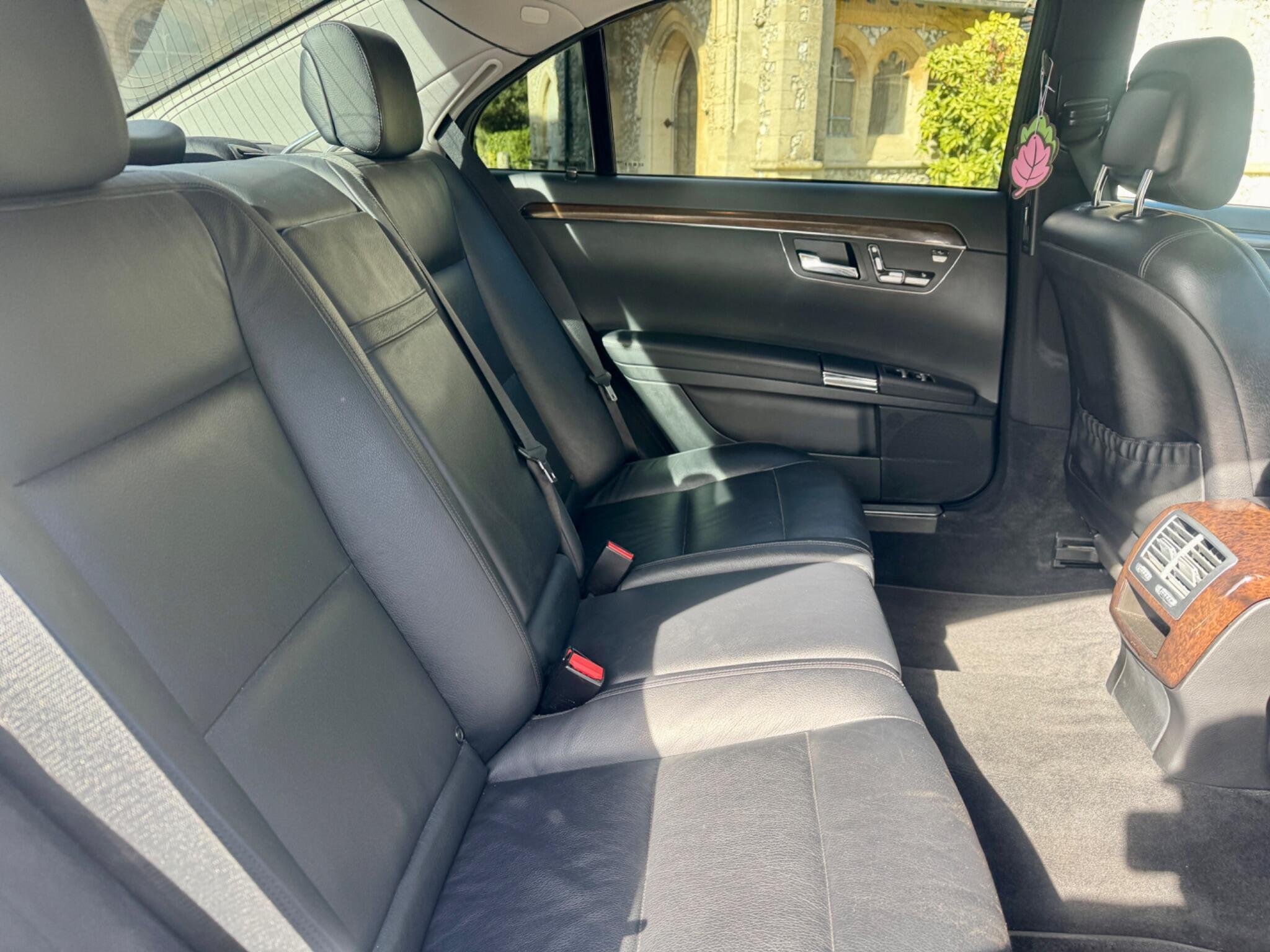 Mercedes-Benz S-Class view 29