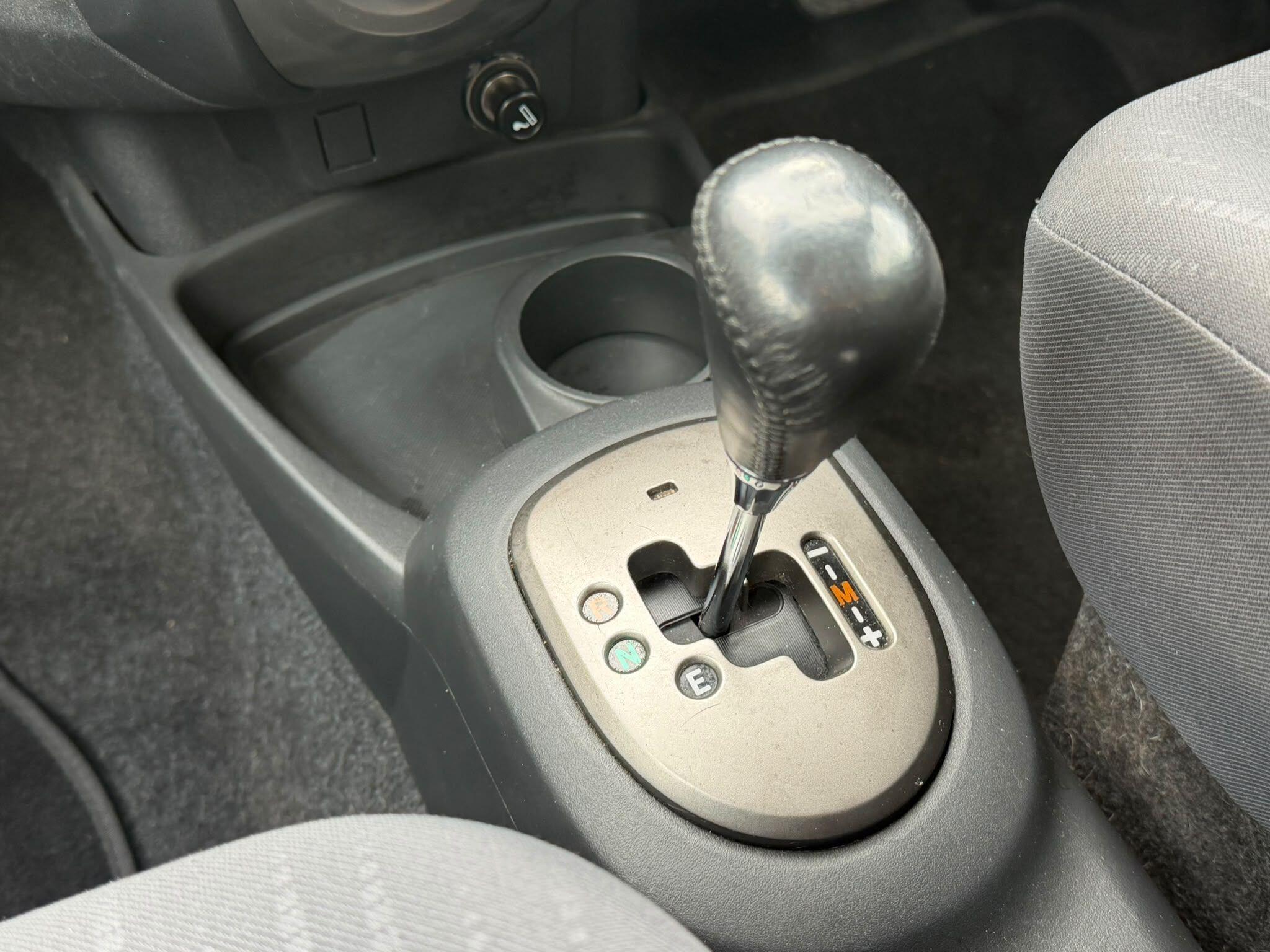 Toyota Yaris view 25