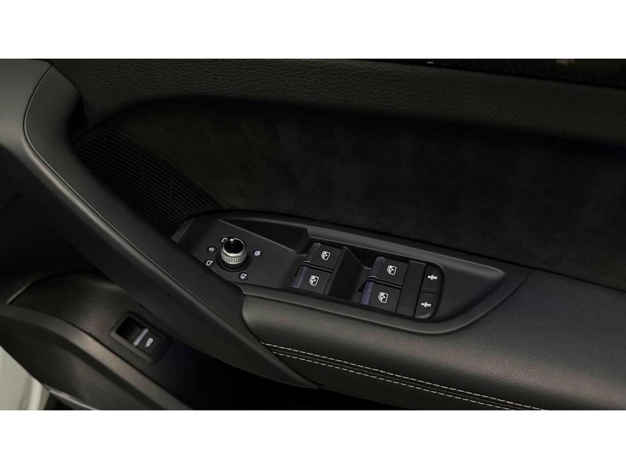 Audi SQ5 view 18