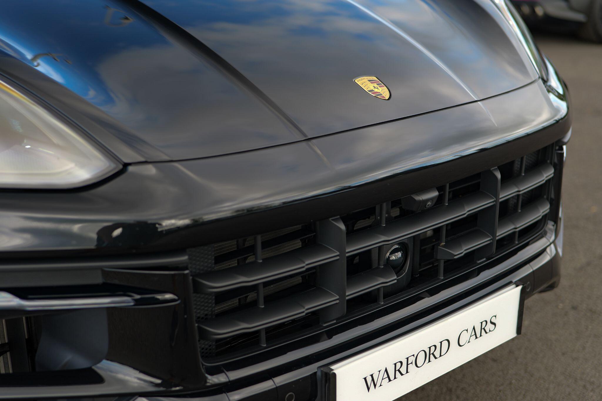 Porsche Cayenne view 8
