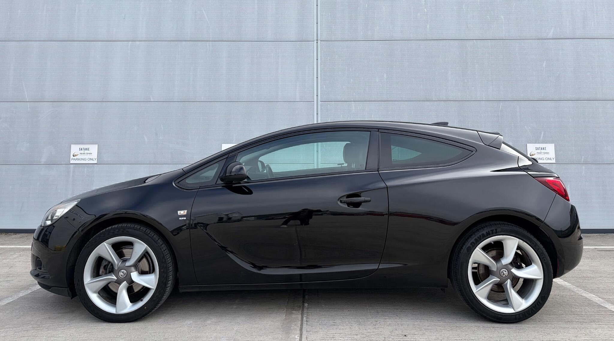 Vauxhall Astra GTC view 10