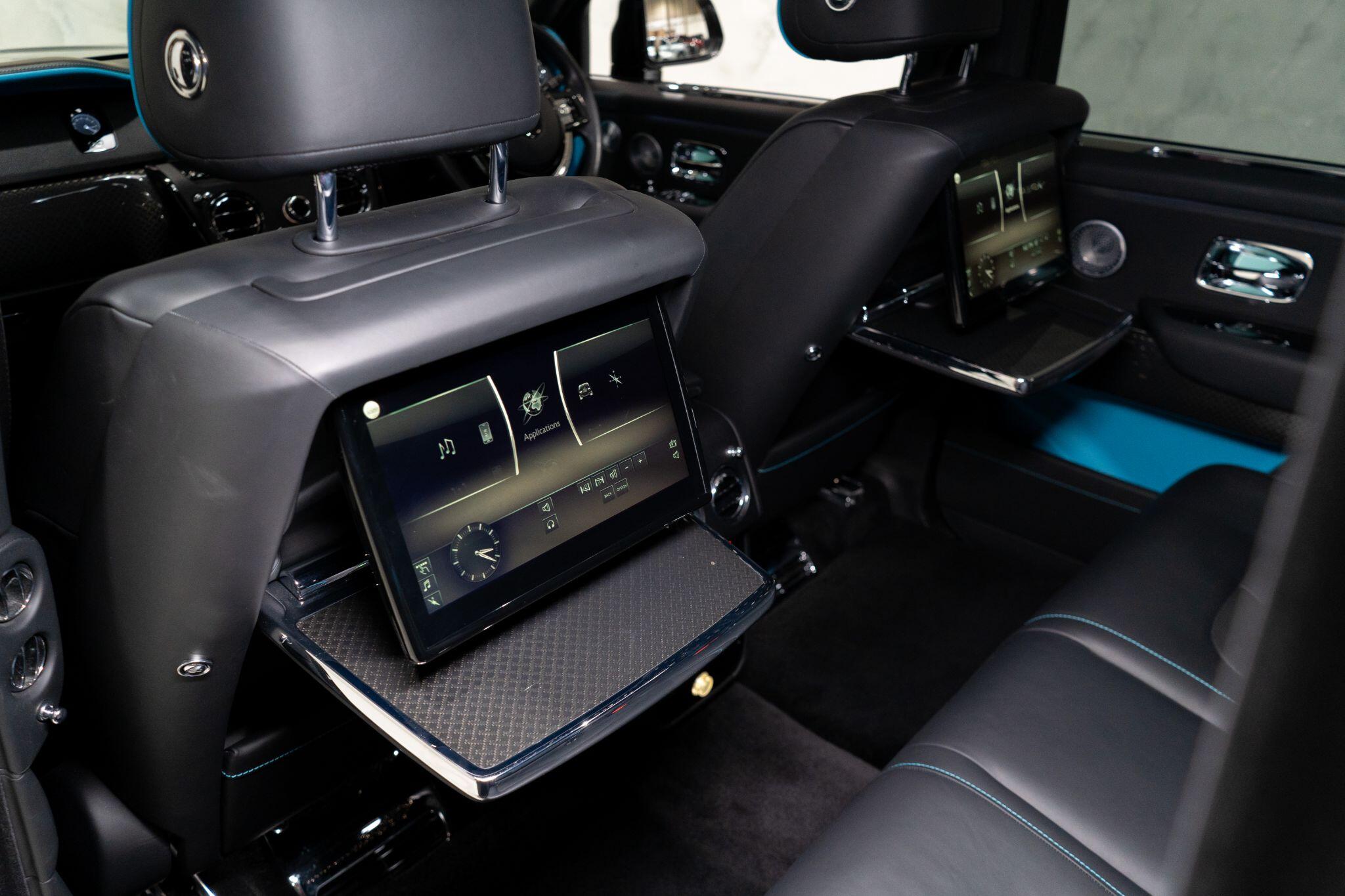 Rolls-Royce Cullinan view 2