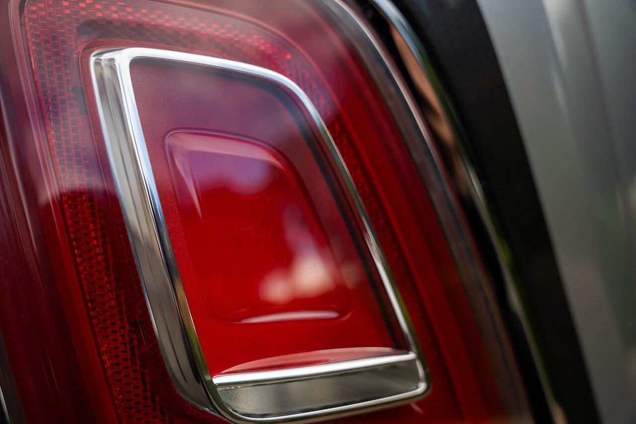 Rolls-Royce Phantom view 15