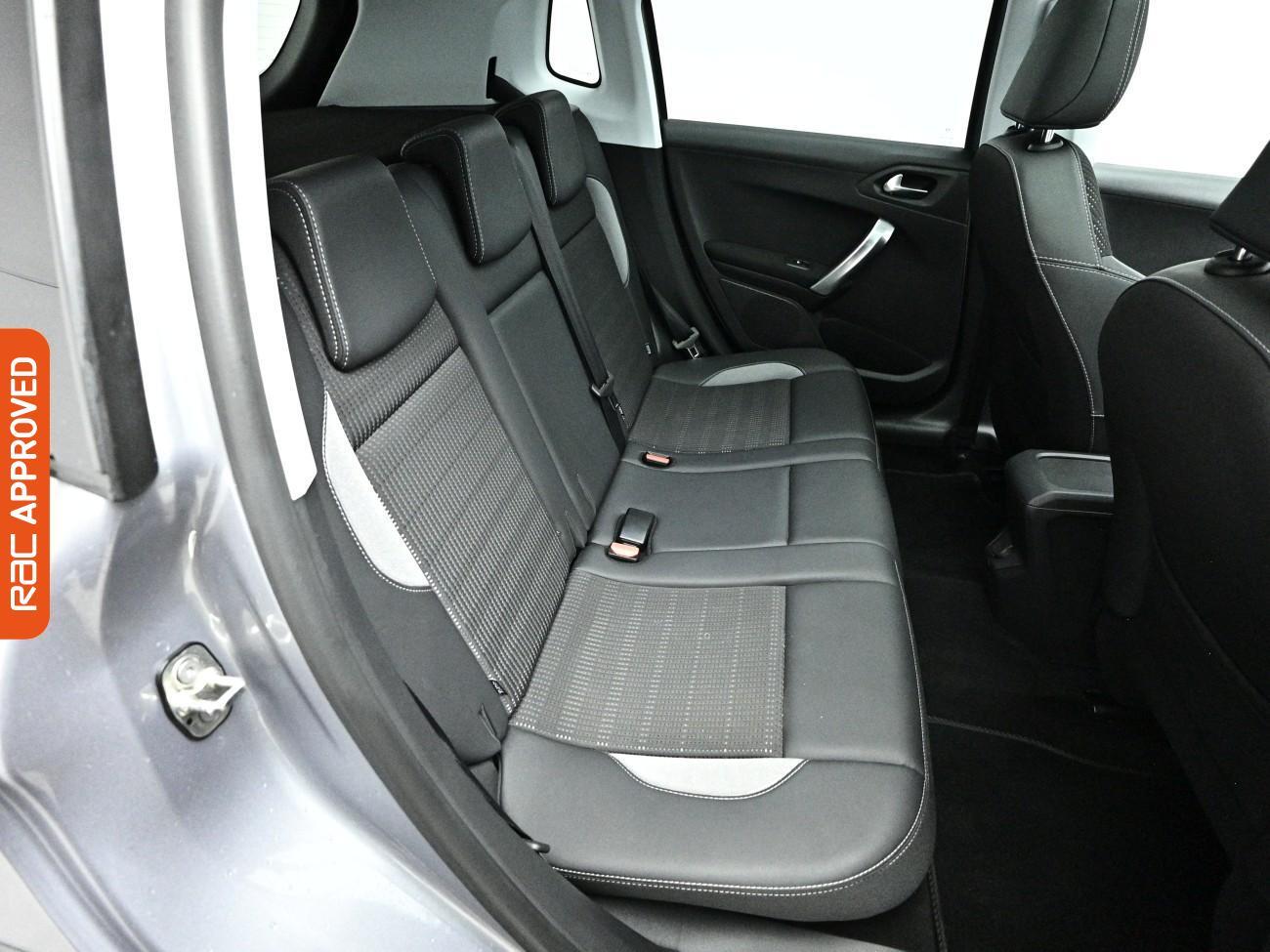 Peugeot 2008 view 12