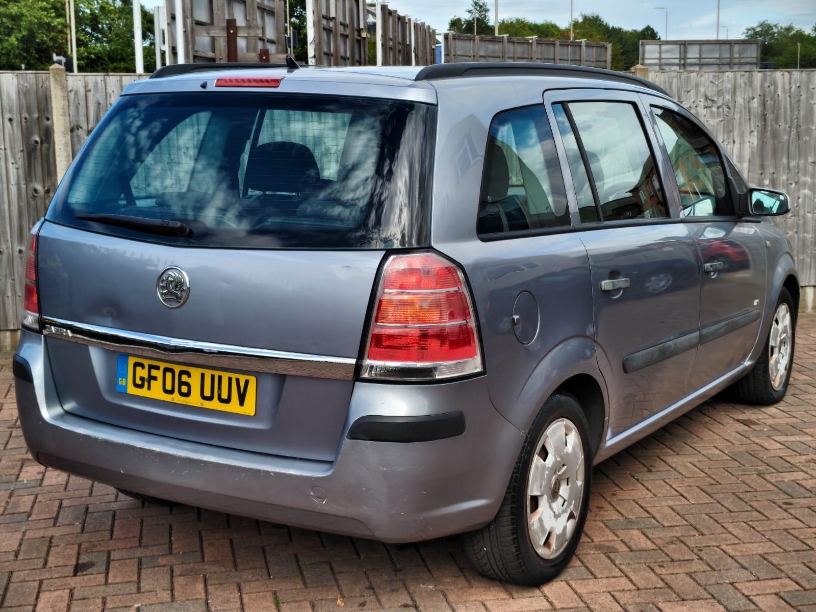 Vauxhall Zafira view 5