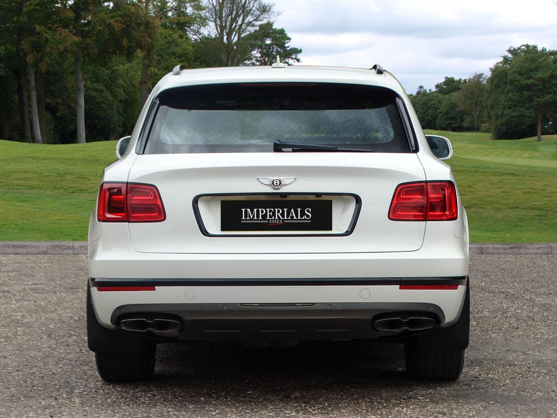 Bentley Bentayga view 12