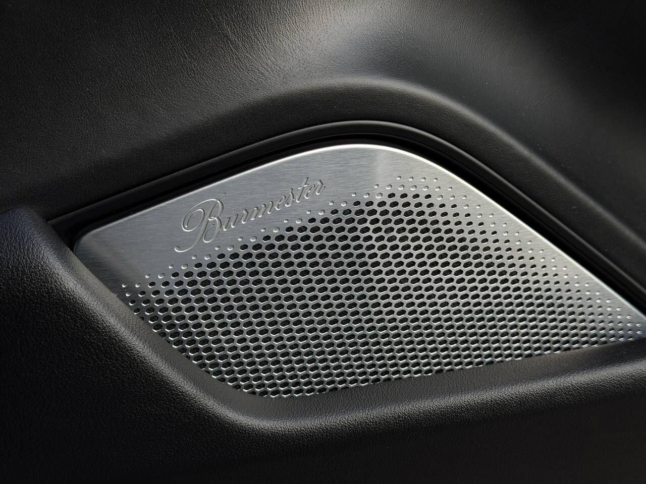 Porsche Taycan view 36