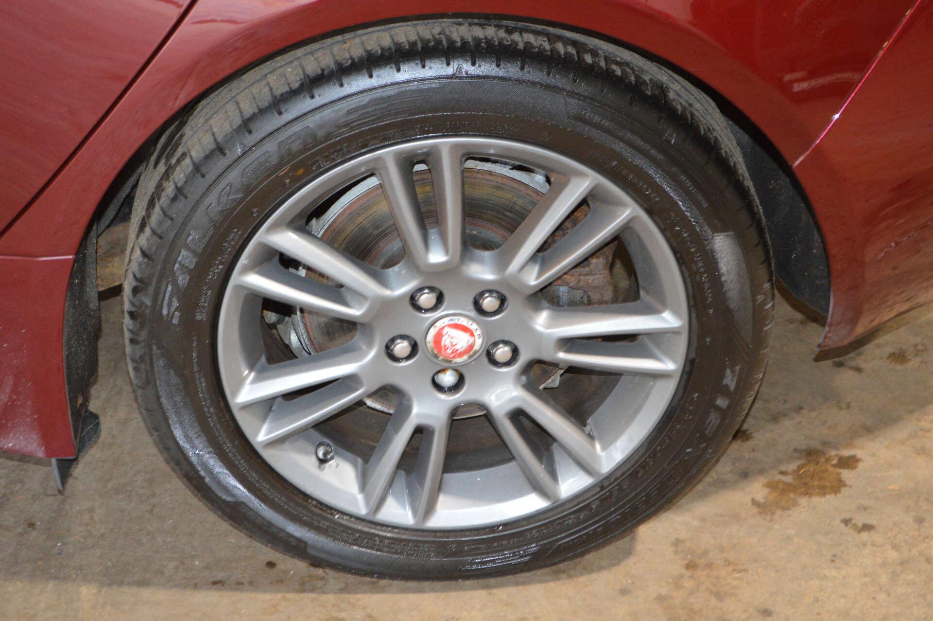 Jaguar Xe view 52