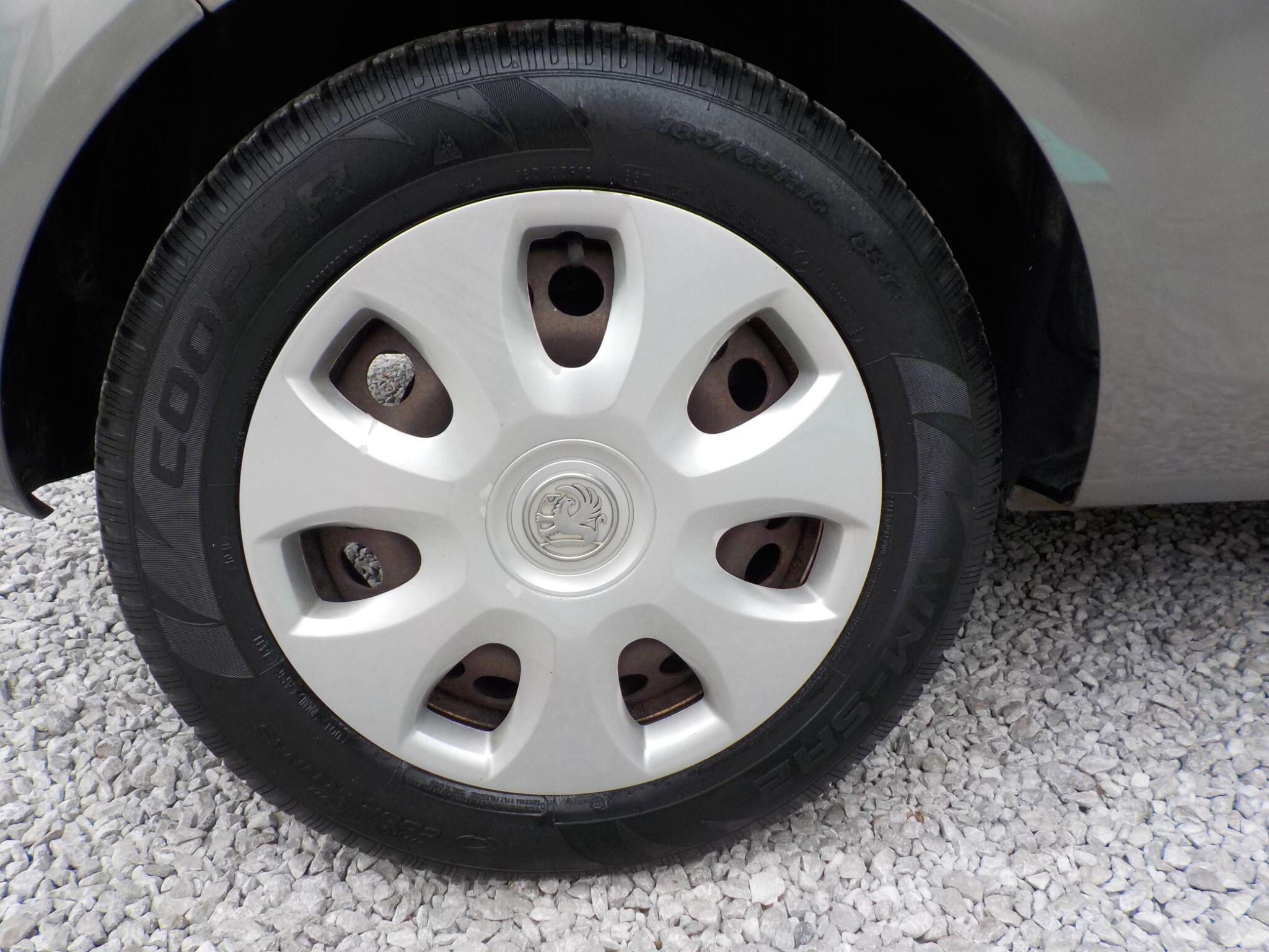 Vauxhall Corsa 1.2i ecoFLEX 16V Exclusiv Euro 5 (s/s) 3dr (A/C)