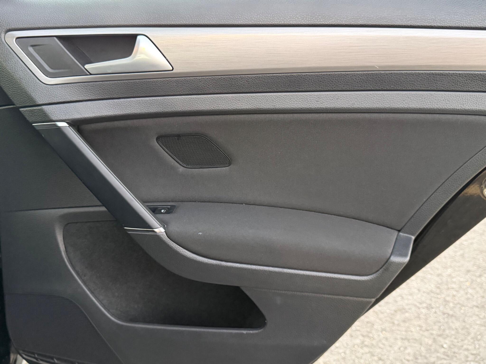 Volkswagen Golf view 26