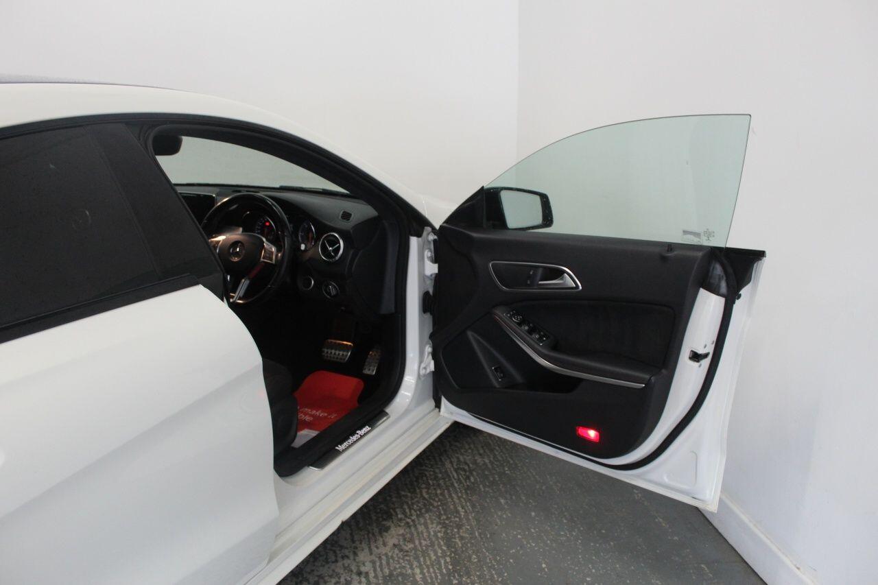 Mercedes-Benz Cla view 25