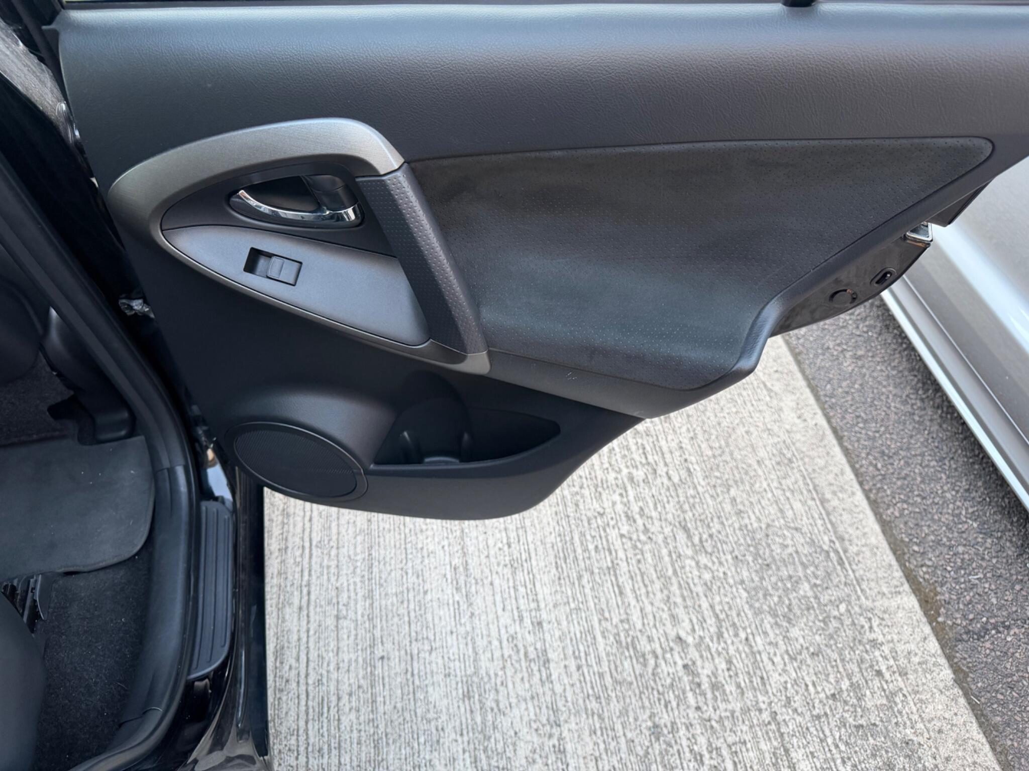 Toyota Rav4 view 15