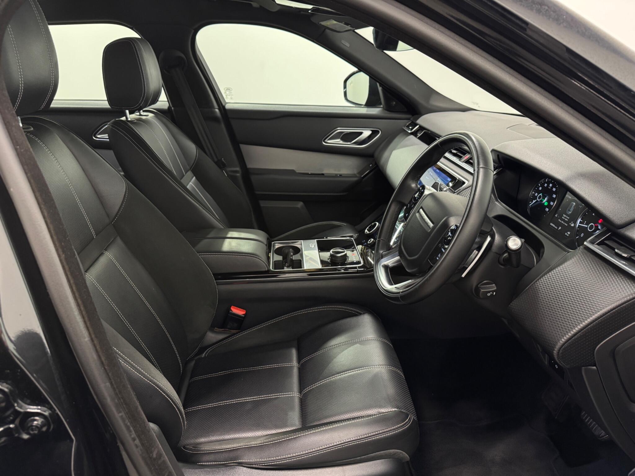 Land Rover Range Rover Velar view 9