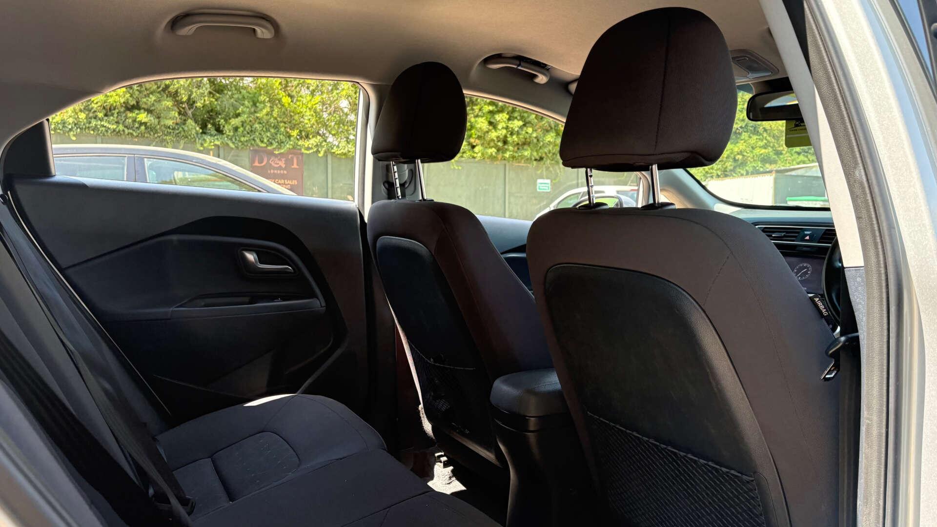 Kia Rio view 9
