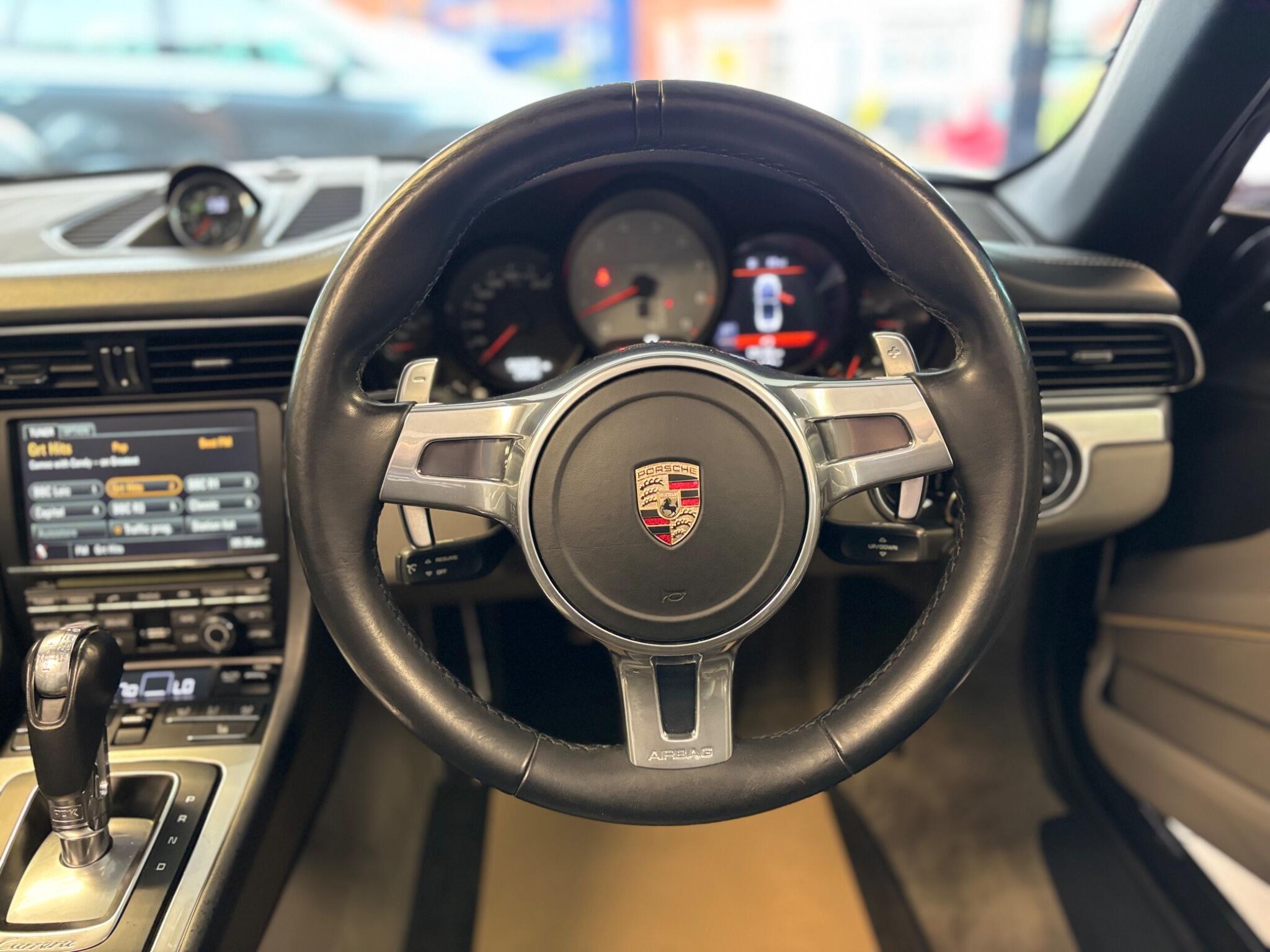 Porsche 911 view 37