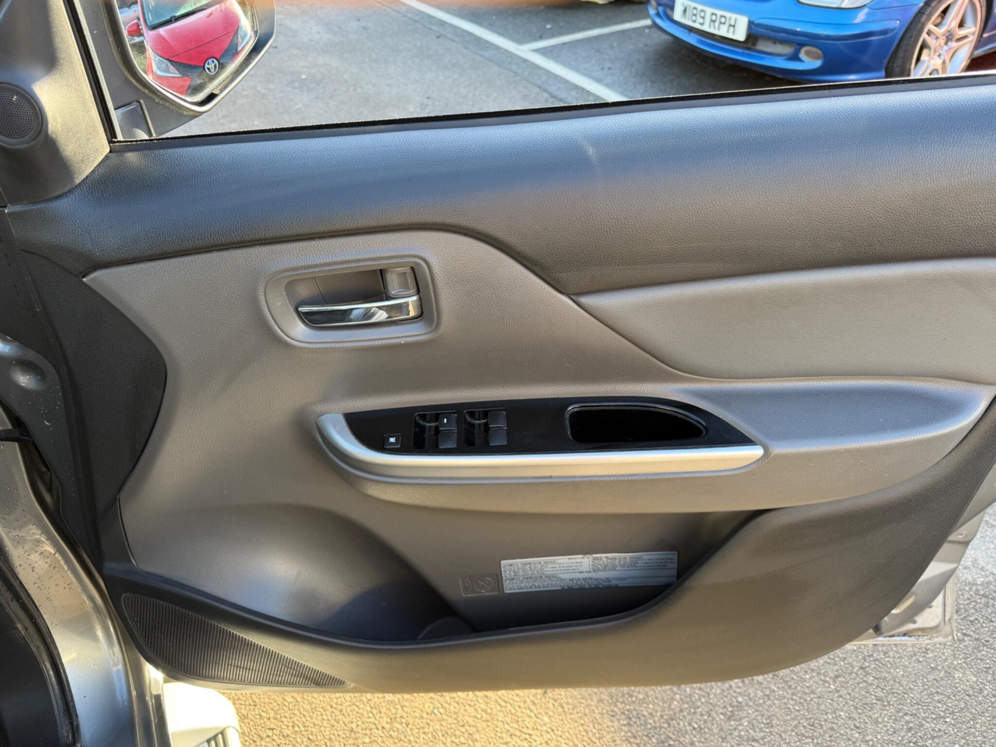 Mitsubishi L200 - Image 41