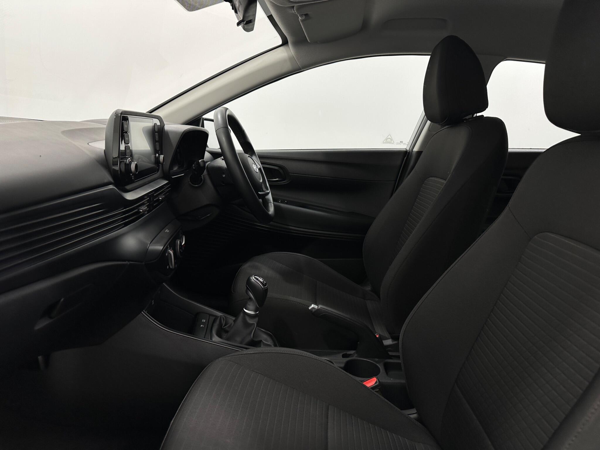 Hyundai i20 view 32