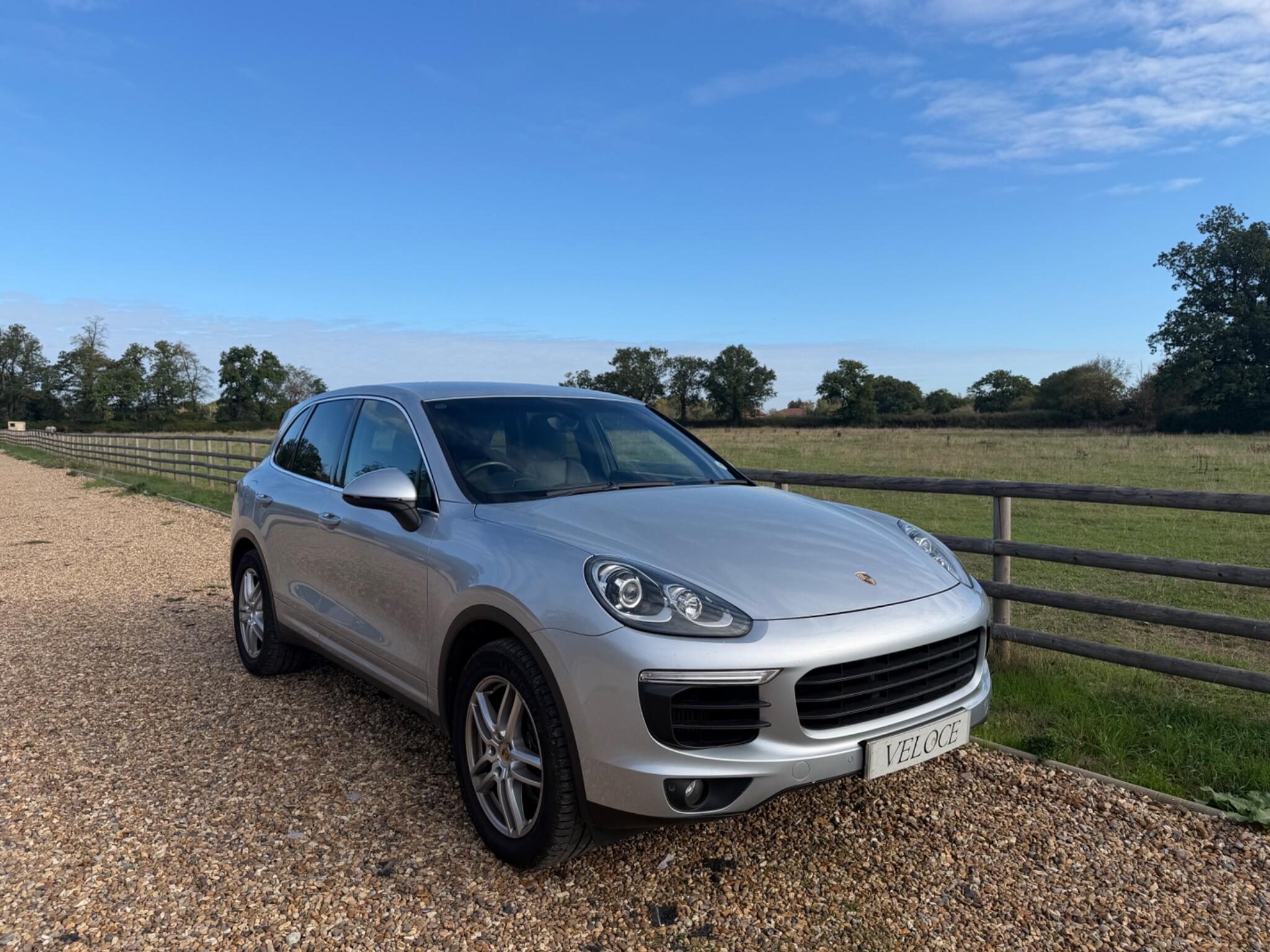 Porsche Cayenne view 8