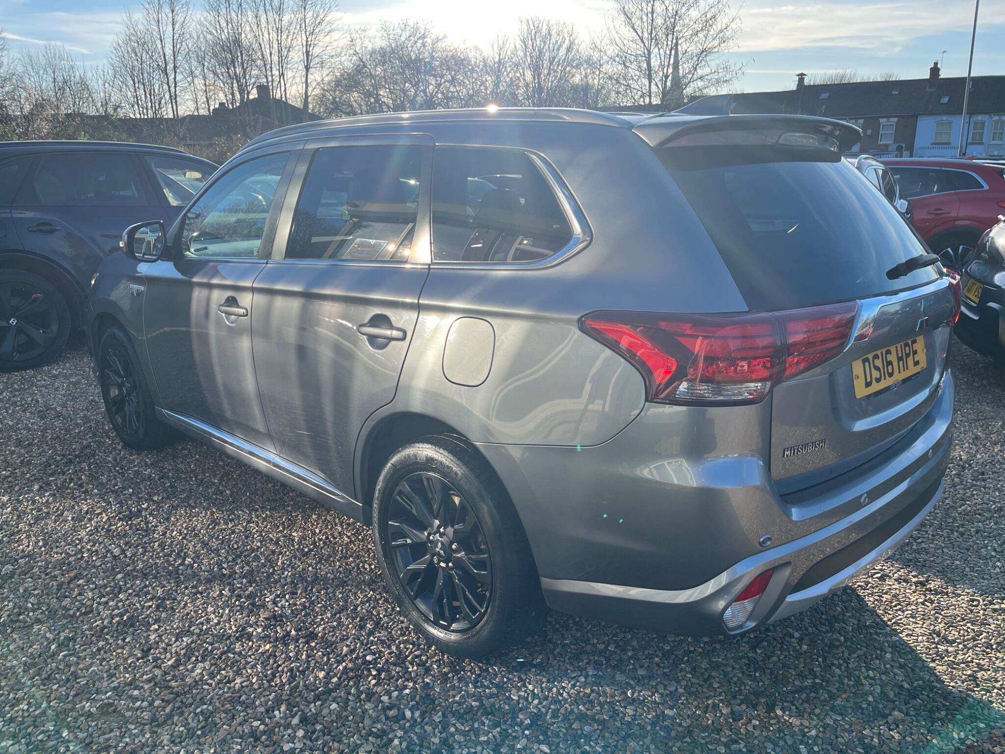 Mitsubishi Outlander view 7