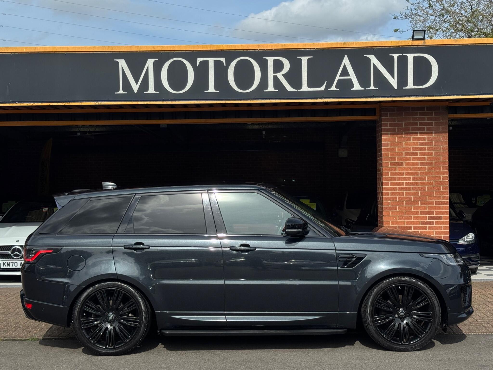 Land Rover Range Rover Sport view 4