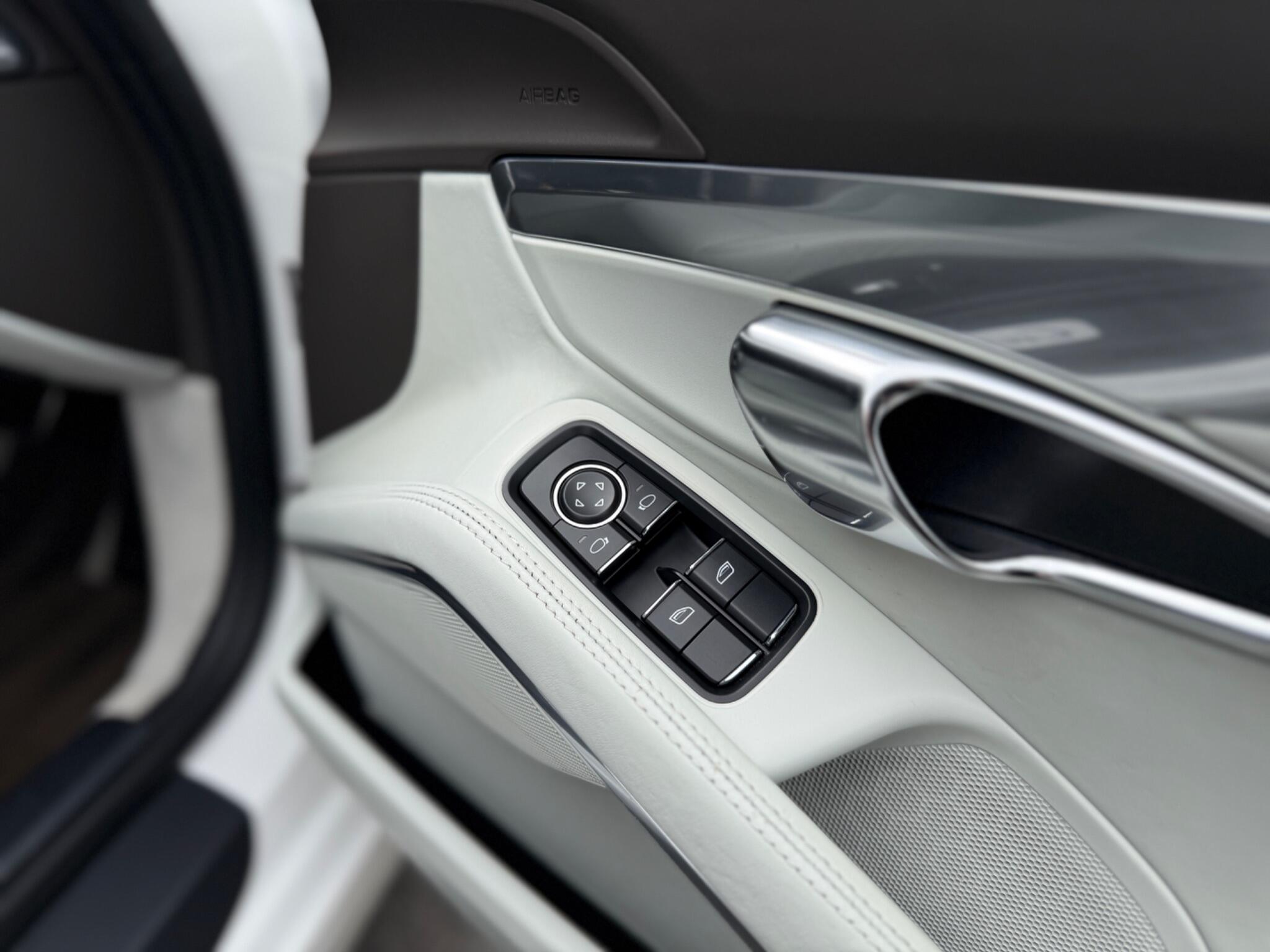Porsche 911 view 28