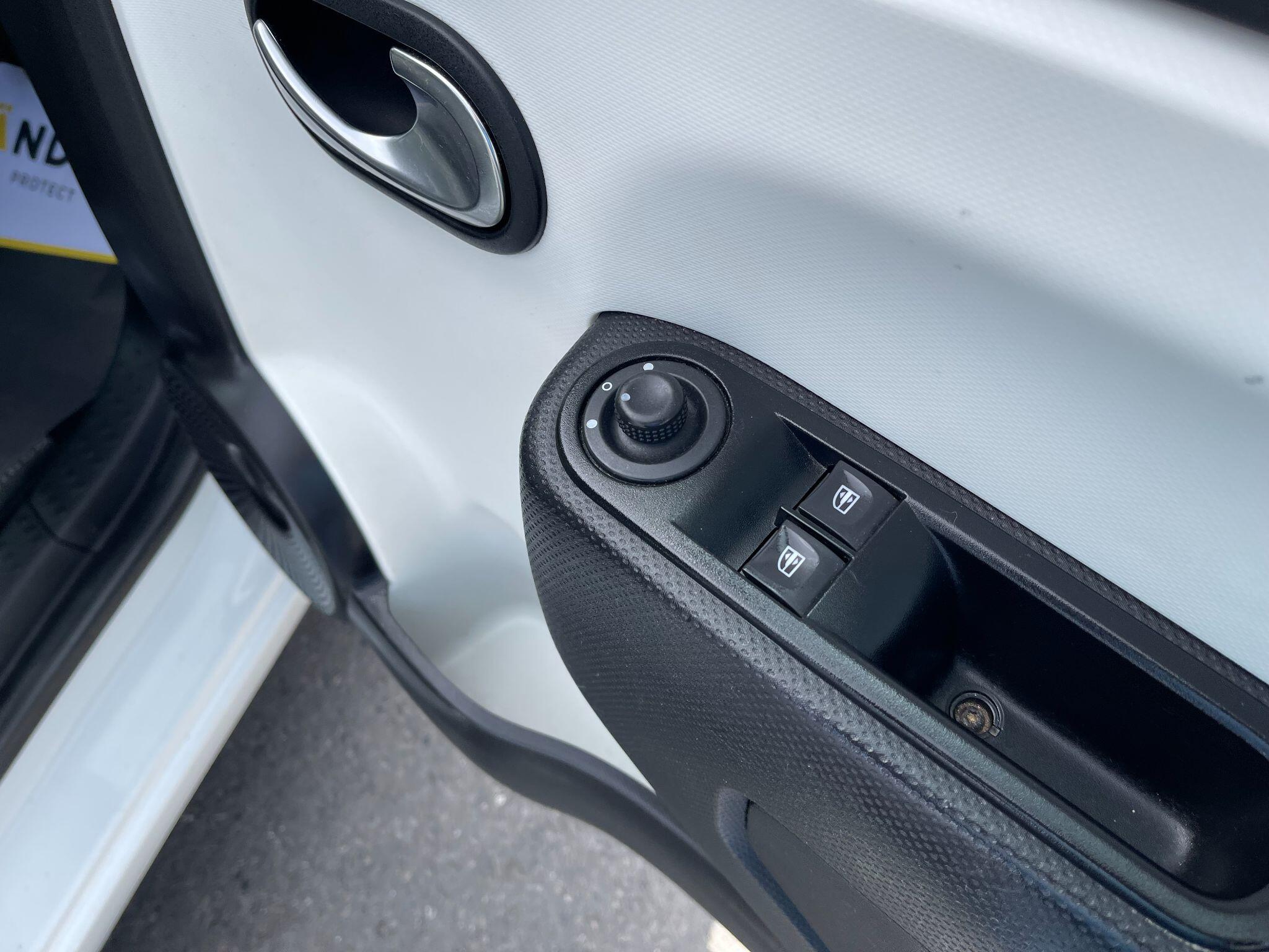Renault Twingo view 23
