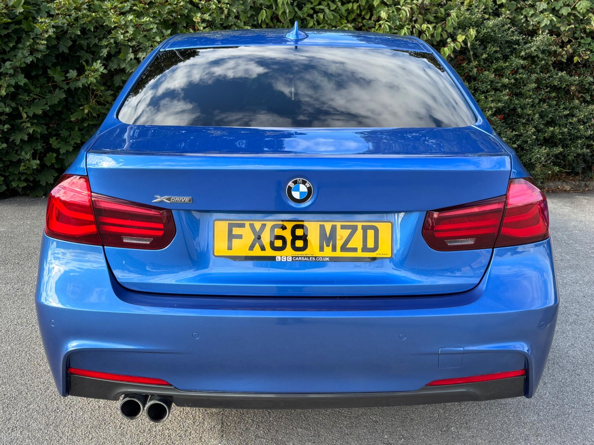 BMW 3 Series view 6