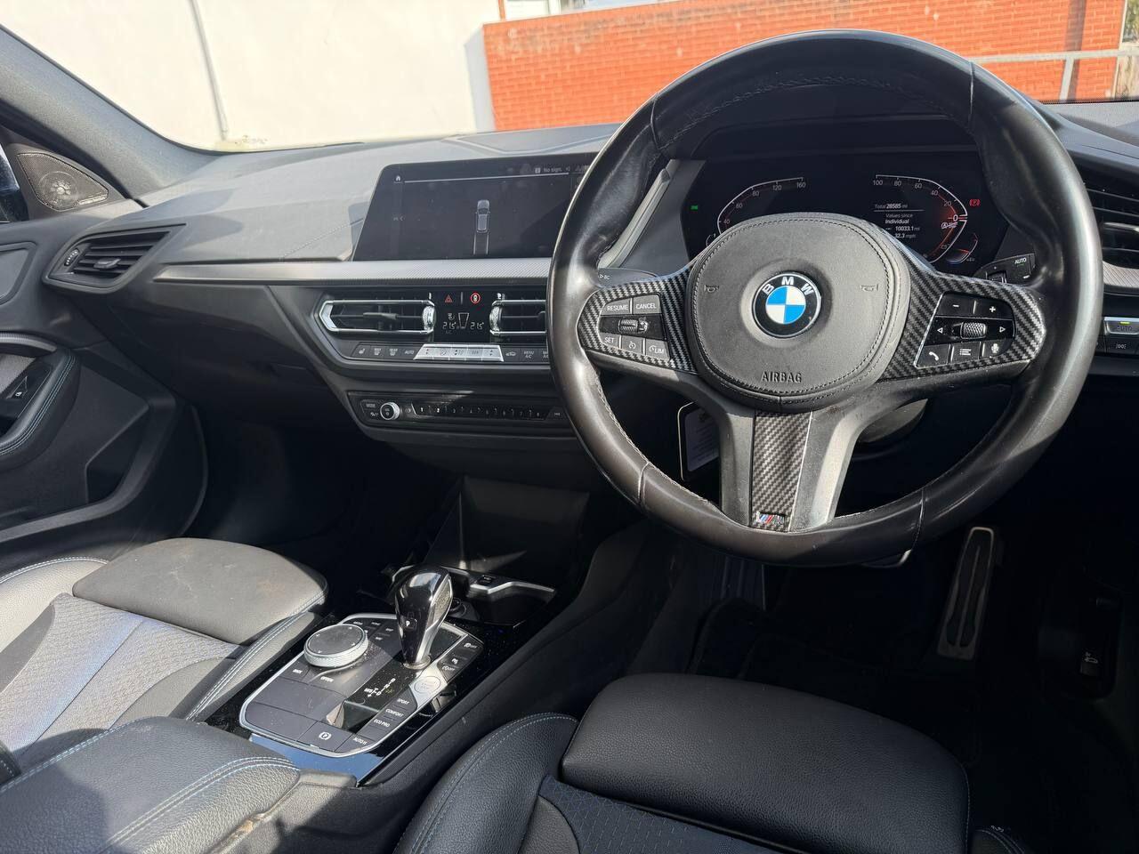 BMW 1 Series view 29