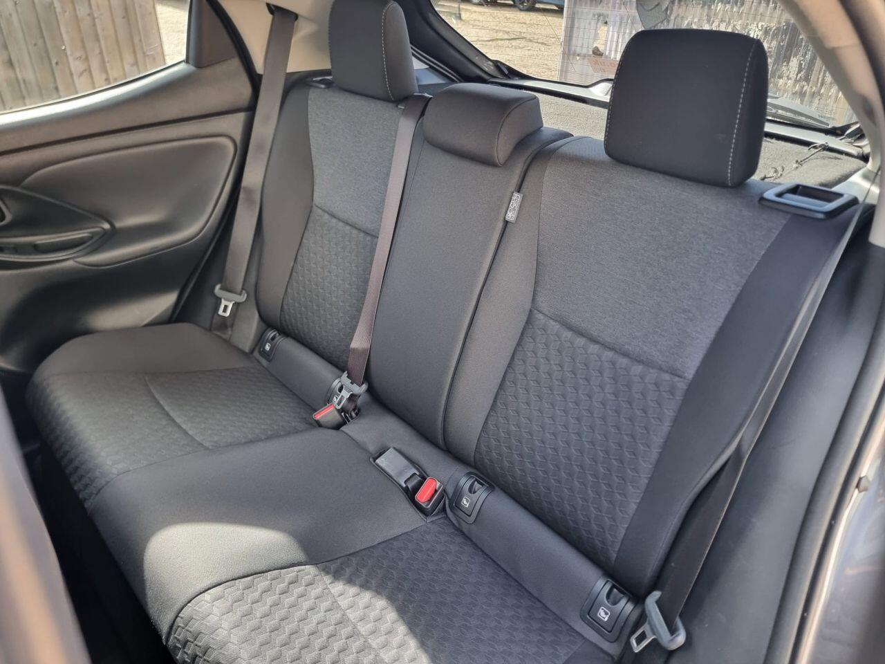 Toyota Yaris view 30