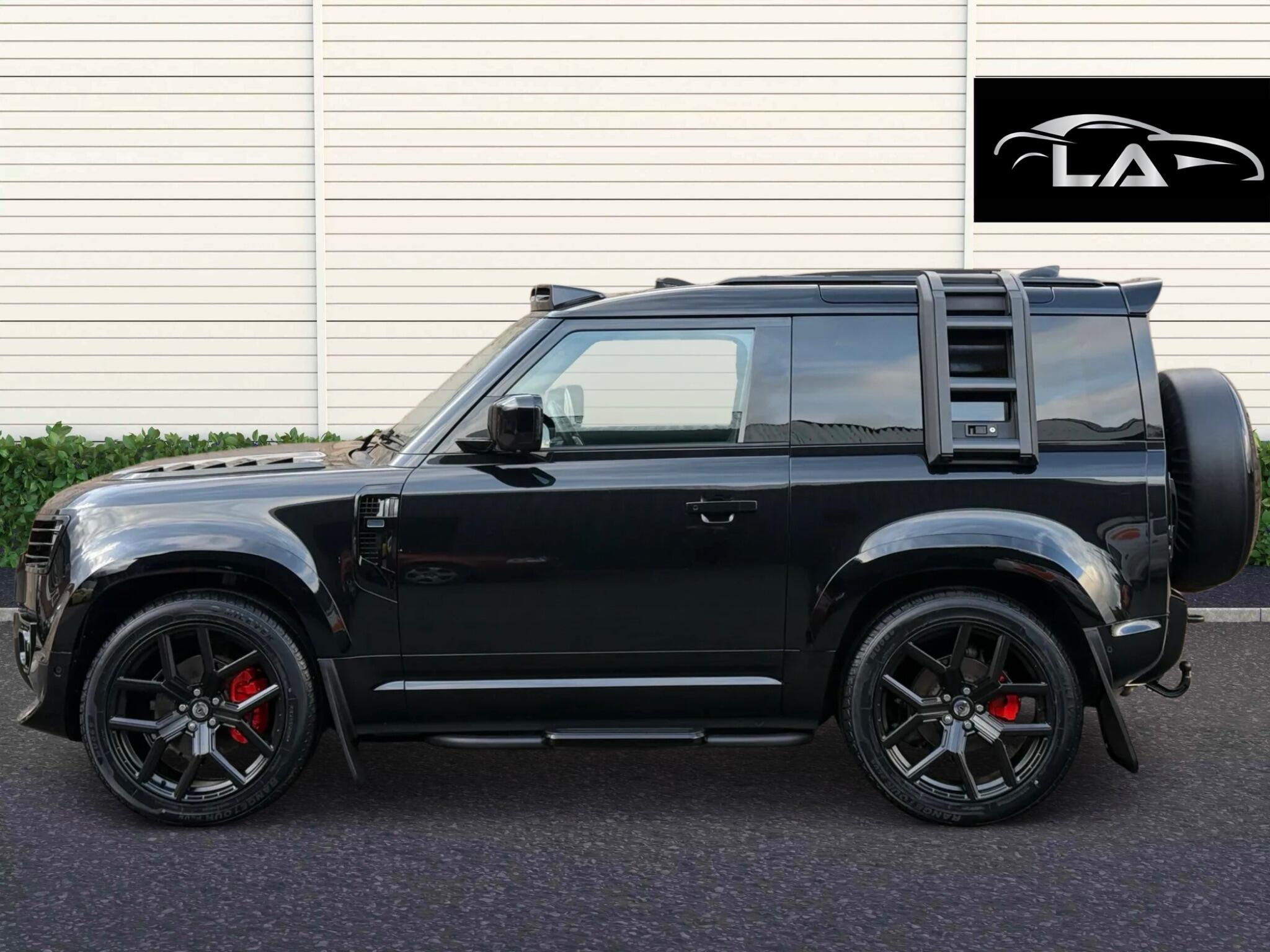 Land Rover Defender view 3