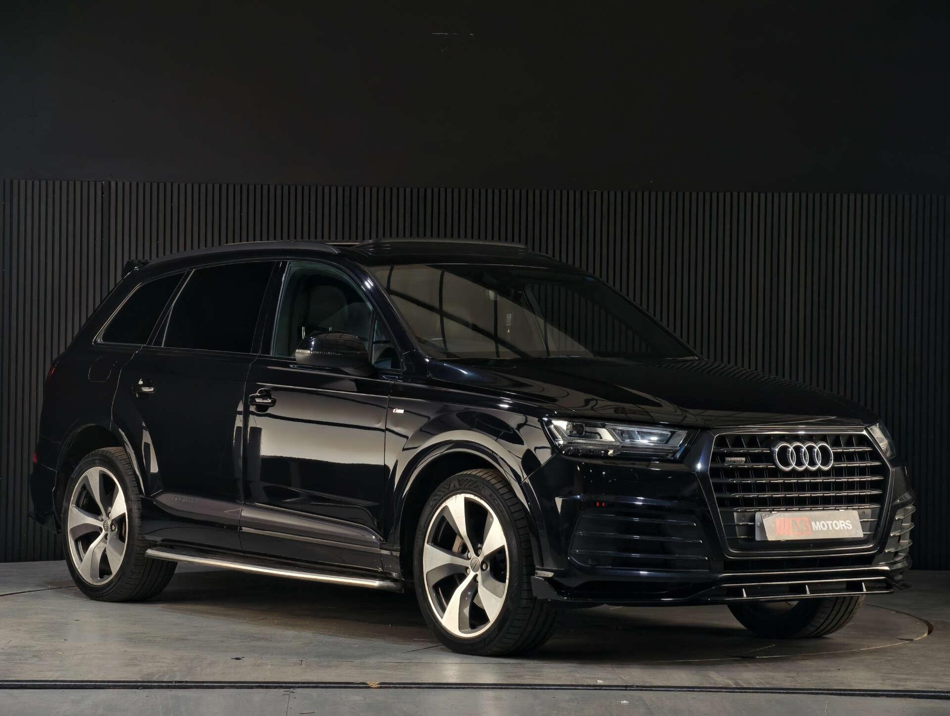 Audi Q7 view 7