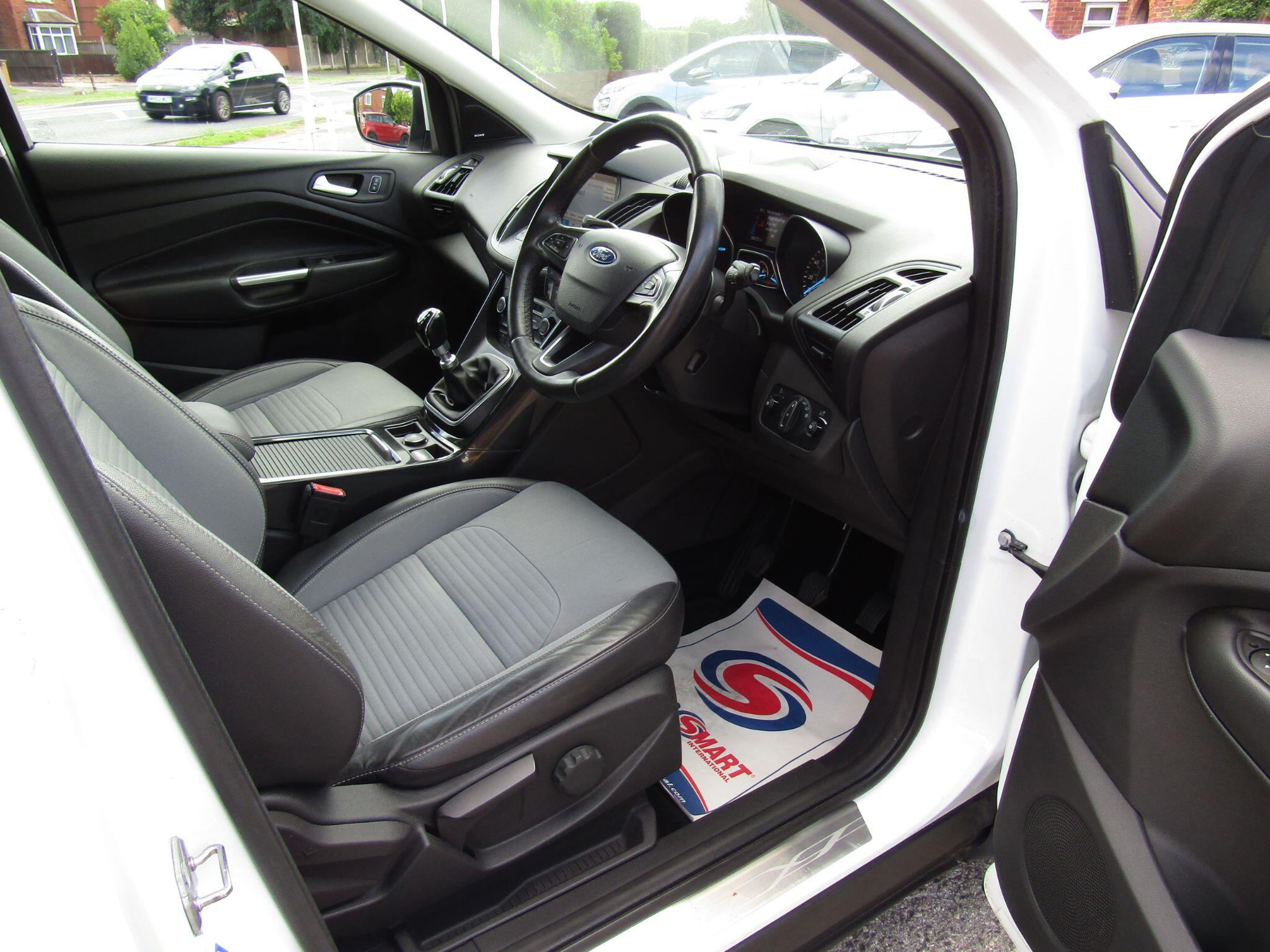 Ford Kuga view 12
